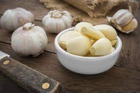  Top 7 Health Benefits of Eating Raw Garlic in Your Diet